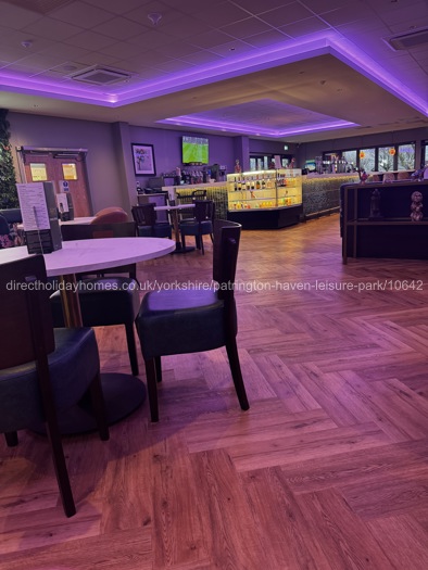 Guys Bar & Restaurant 