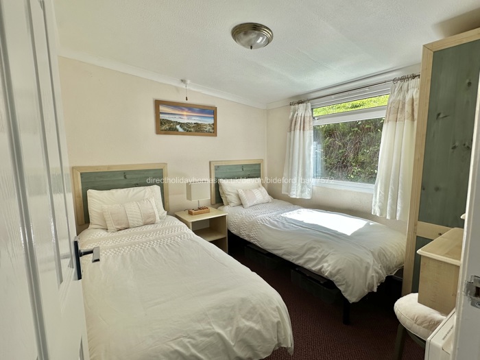 The Twin Bedroom 
