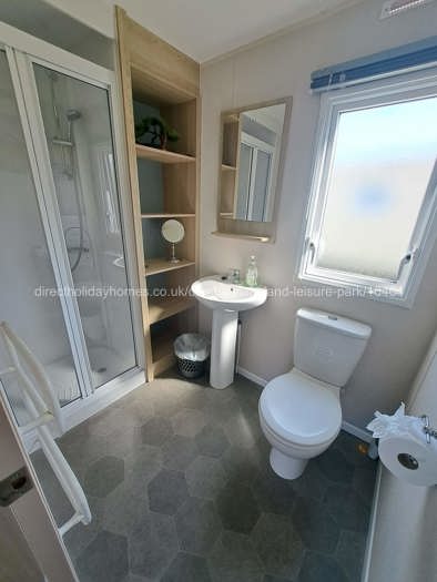 Main bathroom