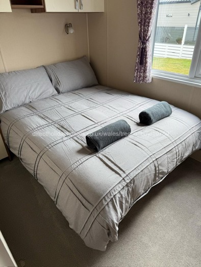 Twin Bedroom made up to Double