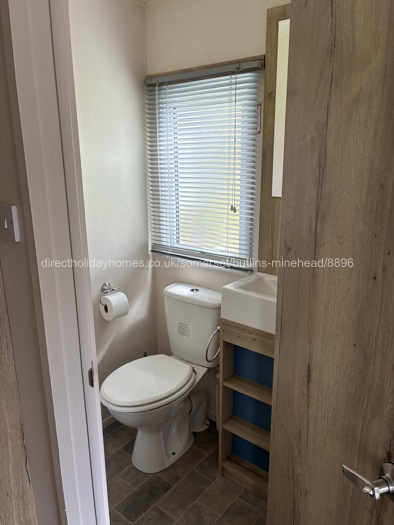 Master bed toilet 