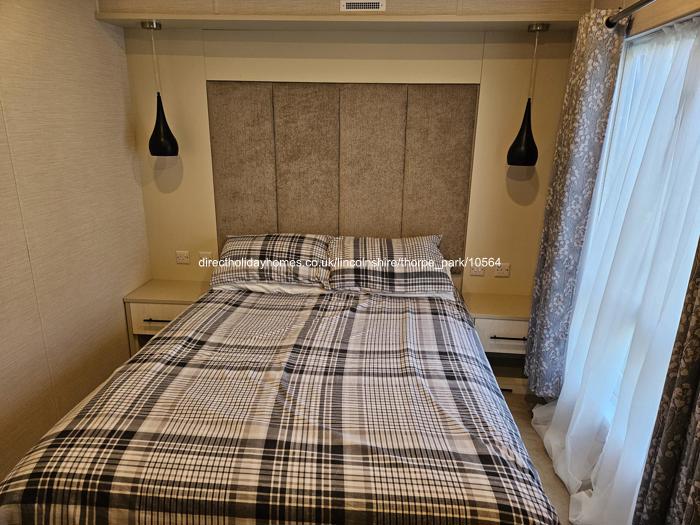 Kingsize master bed