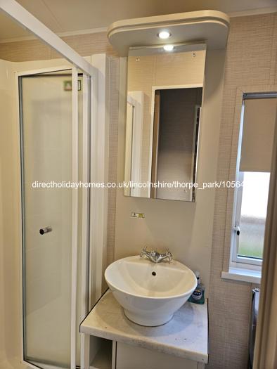 Main bathroom