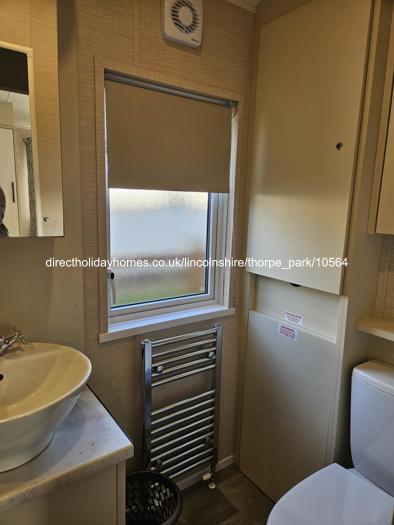 Main bathroom