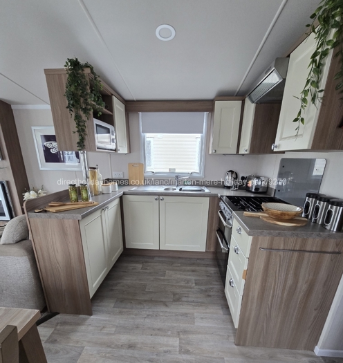 Fully equipped kitchen.