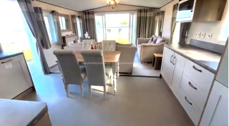 Free Standing Table & Chairs