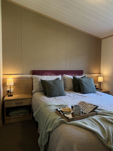 Master bedroom - king size bed