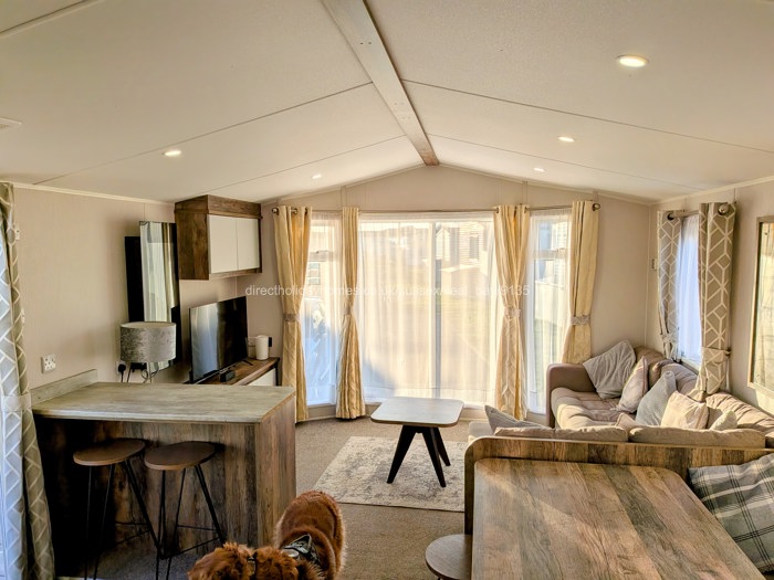 Living / Dining Area