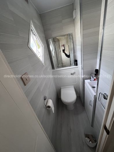 Toilet 2