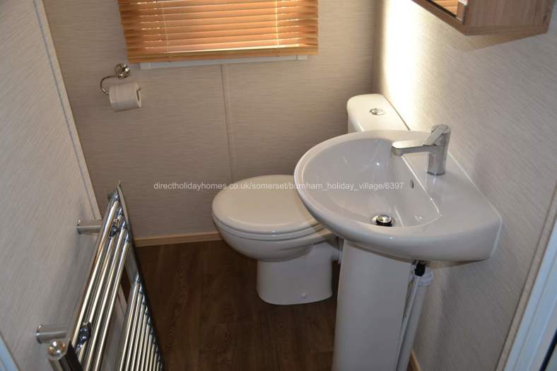 En-suite bathroom / shower