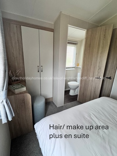 En suite make up area 