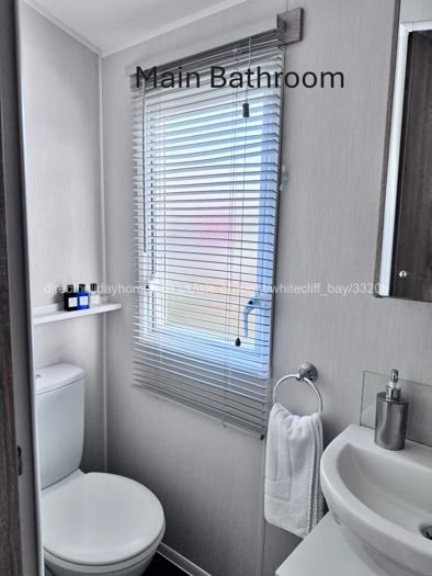 Main bathroom