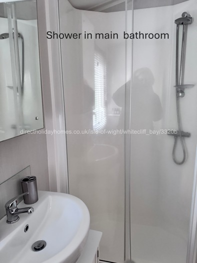 Main bathroom   shower 