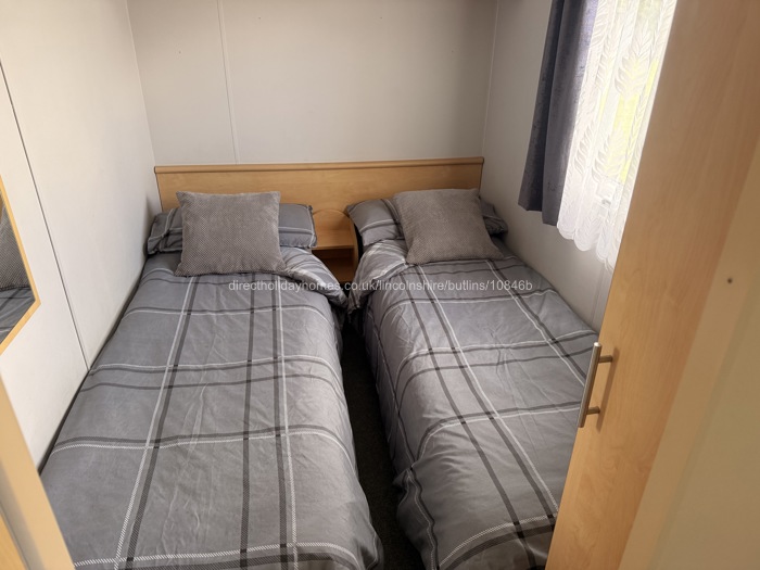 Twin bedroom 