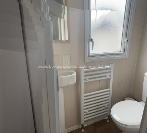 En suite to Main Bedroom 