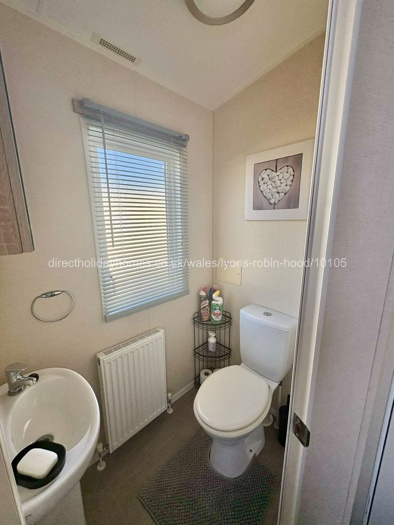 En suite - main bedroom