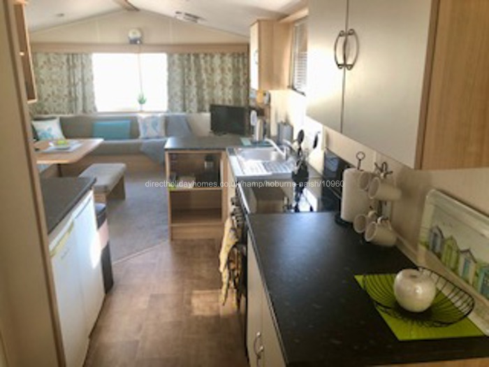 Light & airy kitchen & lounge
