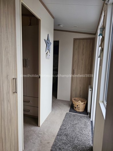 Entrance hall + coat & shoe storage