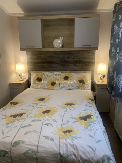 Master bedroom ensuite toilet 