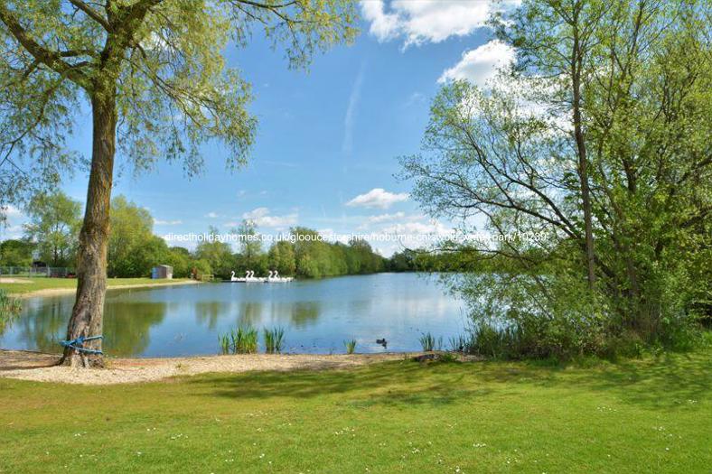 Photo of Caravan on Hoburne Cotswold Water Park