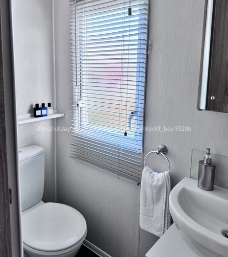 Main bathroom