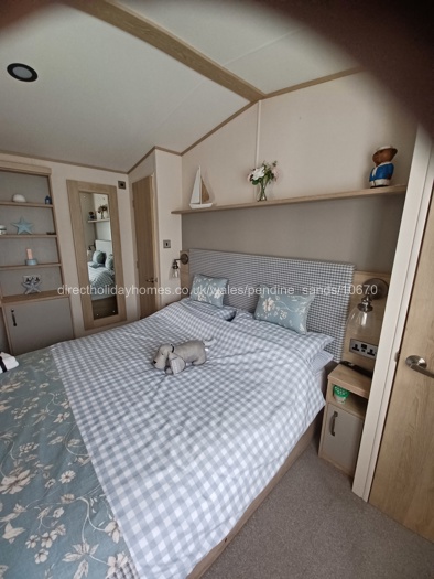 Main bedroom with en suite