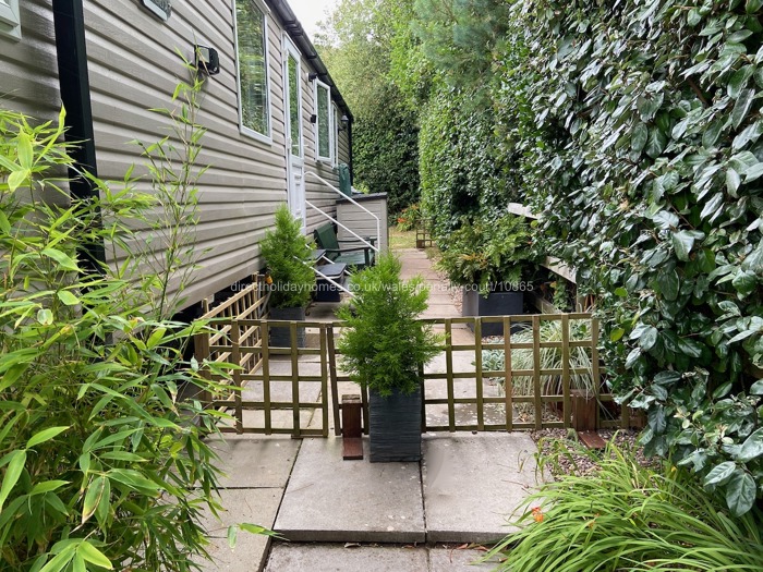 Side entrance with gate of caravan 