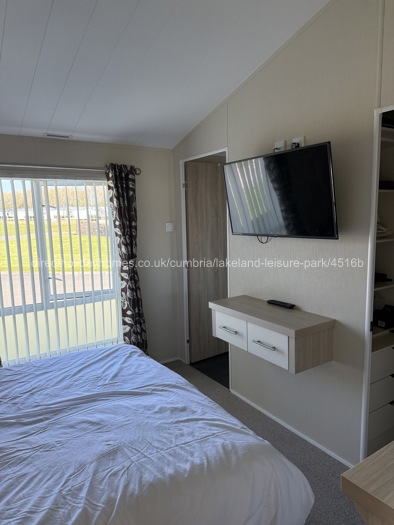 Walk in wardrobe to both bedrooms