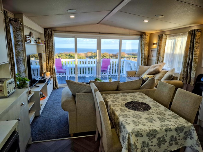 Lounge Dining & View