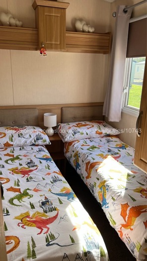 One of the 2 bedrooms twin beds