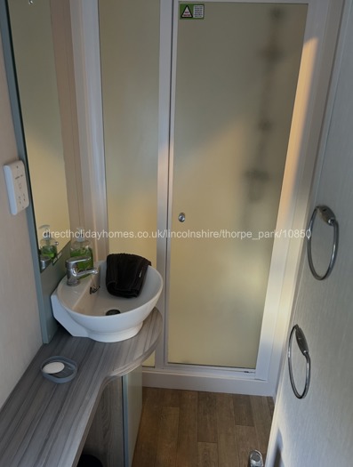 Toilet/Shower