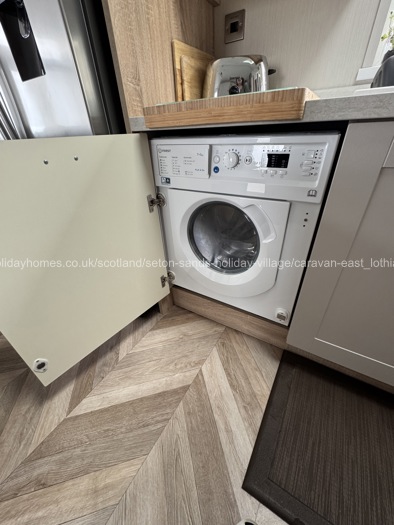 Indesit washer dryer. 