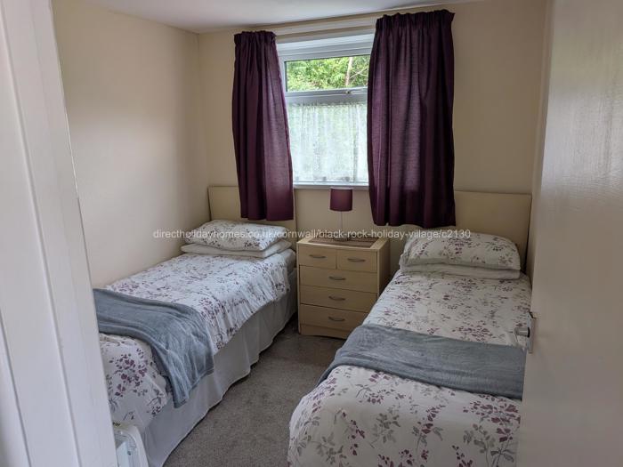 Small twin bedroom