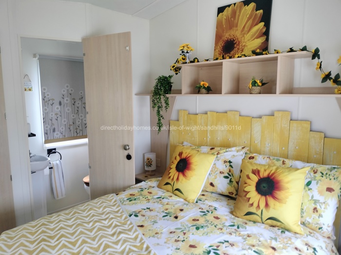 Spacious Double with TV