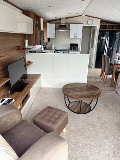 Spacious lounge 