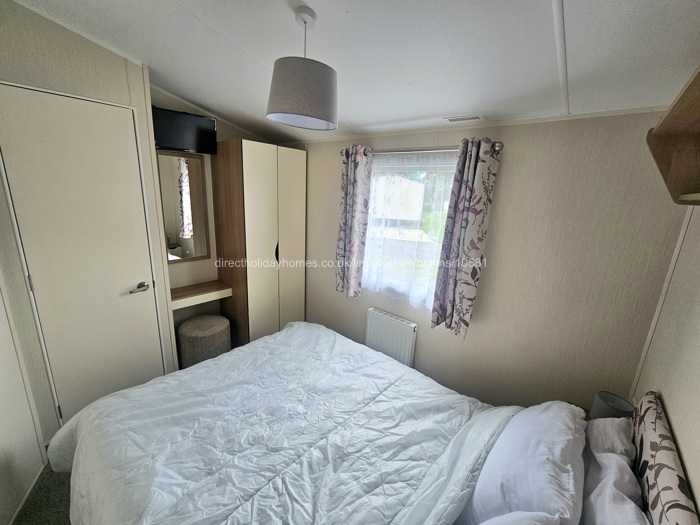 Master bedroom Yvonne's Caravan