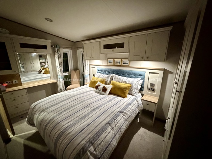 King size bedroom, en suite