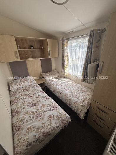 Twin Bedroom 