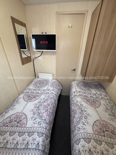 Twin bedroom Free Netflix