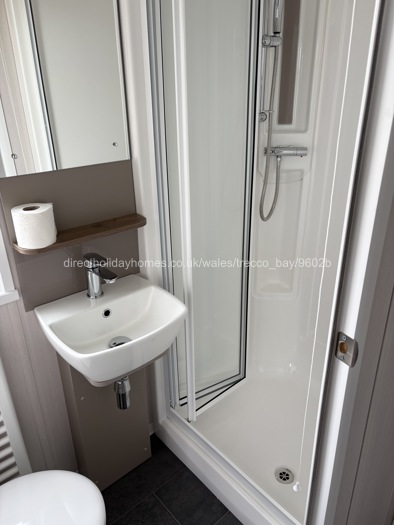 En-suite shower 