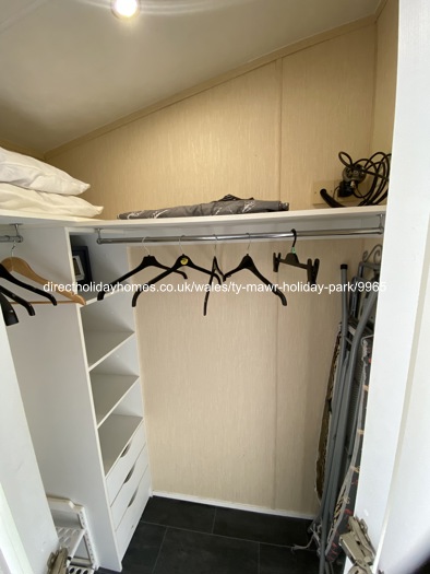Walk in Wardrobe in Master suite 