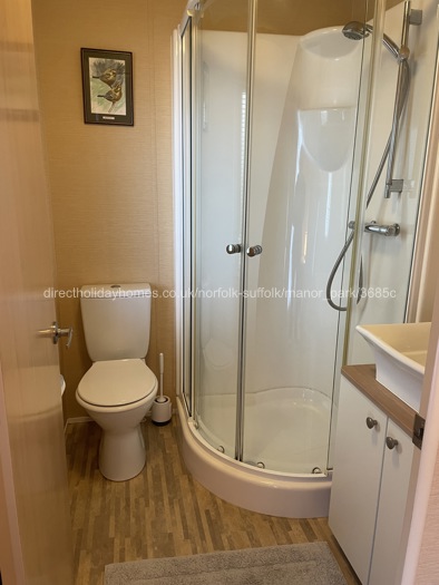 On suite shower room main bedroom 