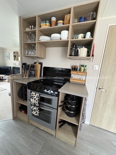 Fully equipped kitchen