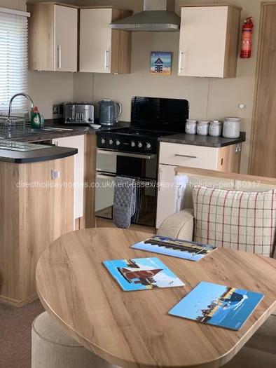 Dining Table / Kitchen