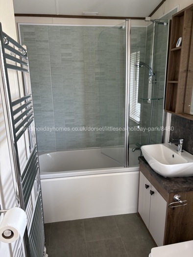 Master ensuite with bath