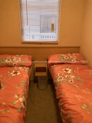Twin bedroom 