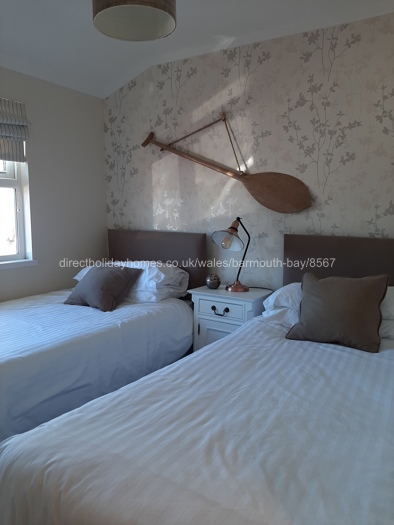 Twin bed