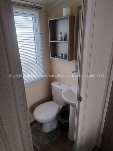 en-suite off master bedroom