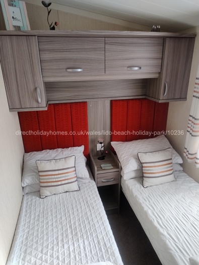 twin single bedroom