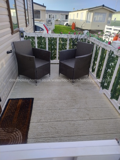 Seating area on side decking